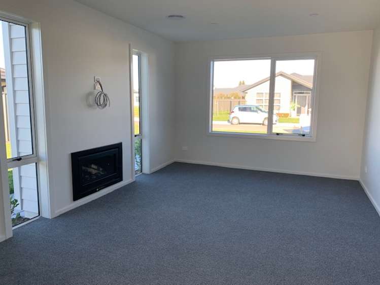 8 Drovers Way Frimley_6