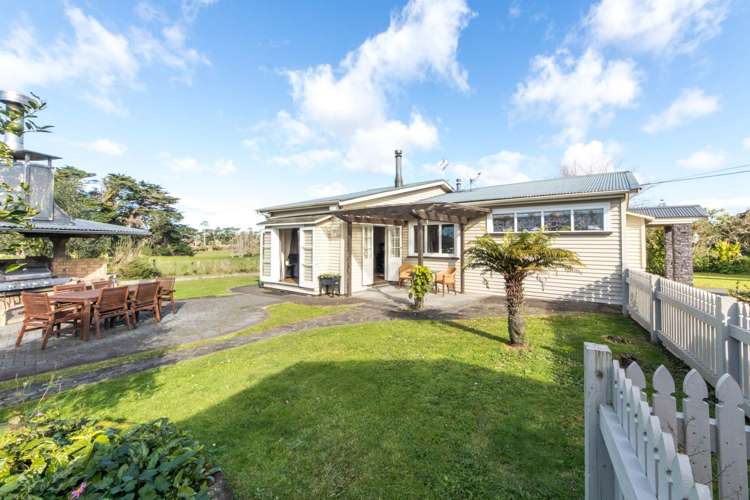 723 Waitakere Road Kumeu_11