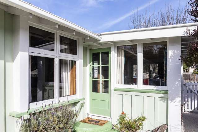 35 Colenso Street Sumner_1