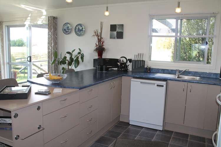 114 White Road Broadlands_9