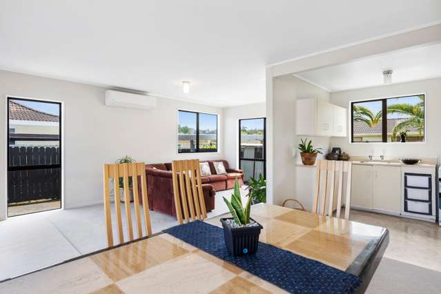 2/26 Karepo Crescent Ranui_1