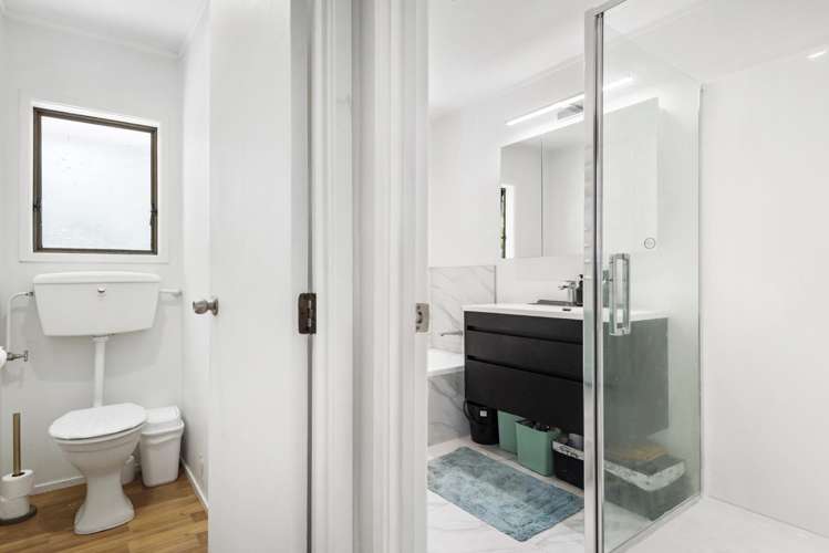 1/4 Tusac Place Totara Vale_12