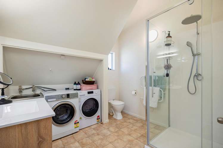 707 & 707B New North Road Mount Albert_64