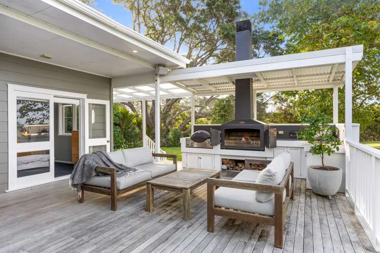 376 Taiapa Road Muriwai Beach_23