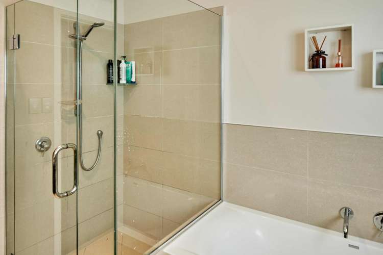 25 Paparoa Crescent Aotea_16