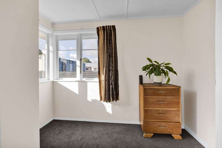 16 Riemenschneider Street Manaia_13