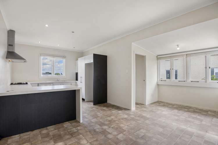 96 Edinburgh Street Pukekohe_4