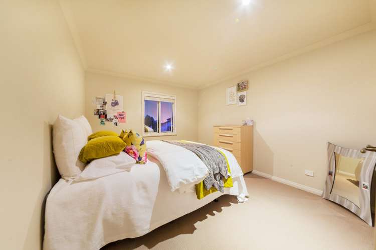 17 Kenley Heights Flat Bush_18