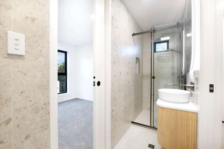 69e Chivalry Road Glenfield_16