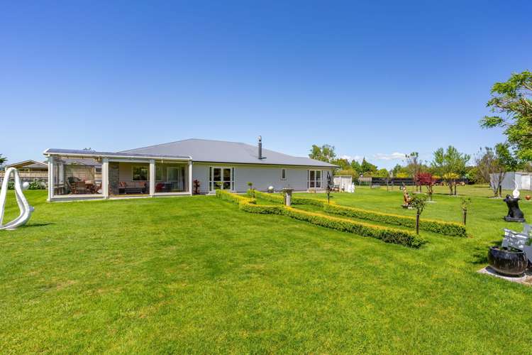 8 Camellia Lane Carterton_24