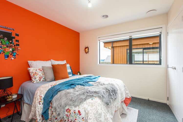 16 Red Beech Avenue Woodridge_15