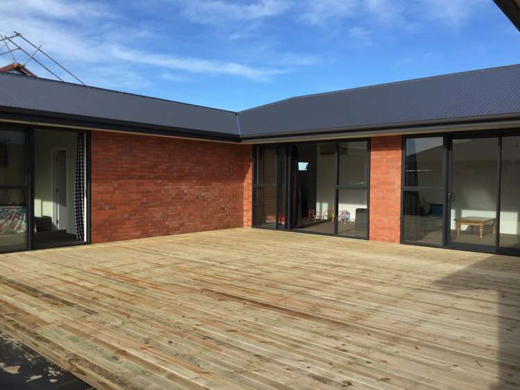 10 Bonecrusher Street Lincoln_16