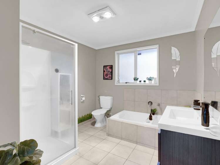 6 Raddington Way Huntington_17