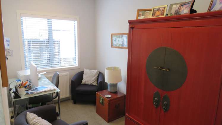 23 Chateau Crescent Rangatira Park_7