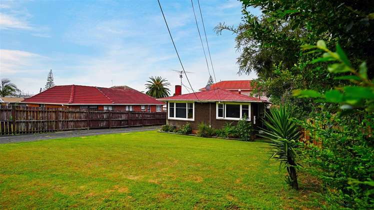 13 Vodanovich Road Te Atatu South_19