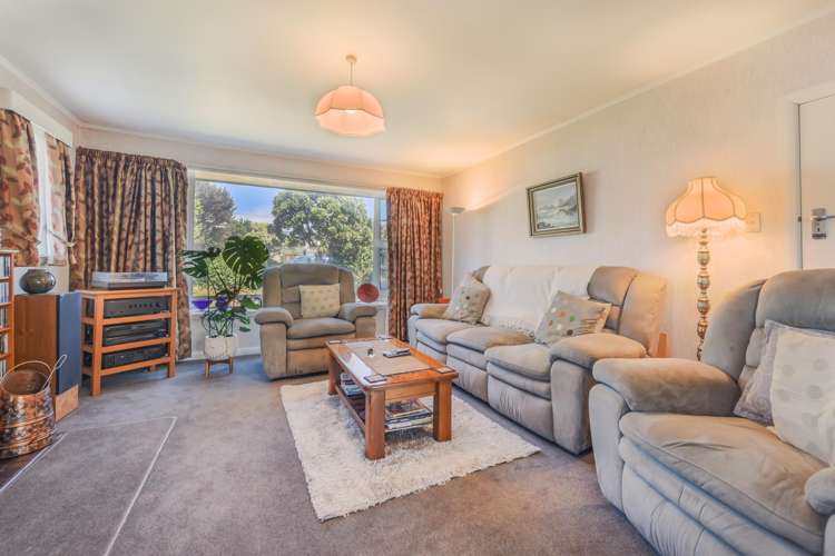 13 Newall Avenue Stoke_15