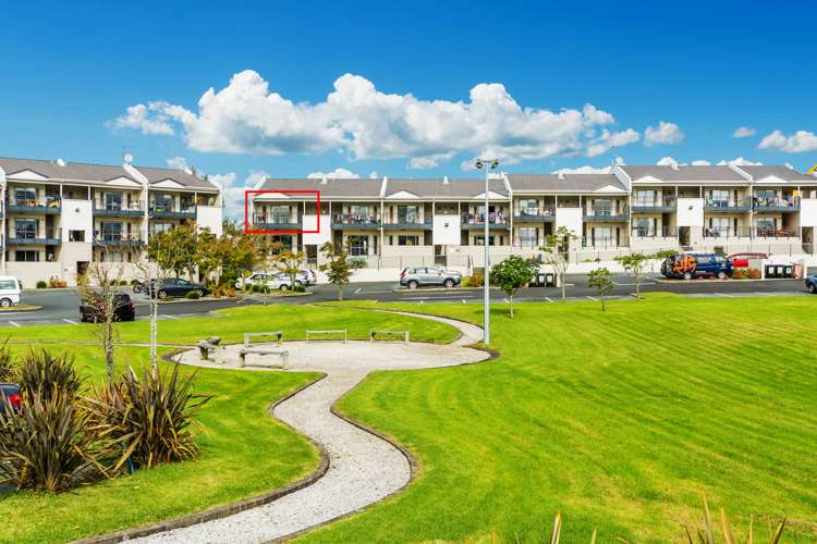 E10/71 Spencer Road Oteha_0