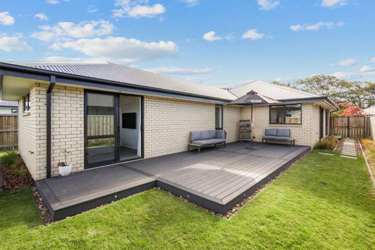 10 Crossley Avenue Woodend_12