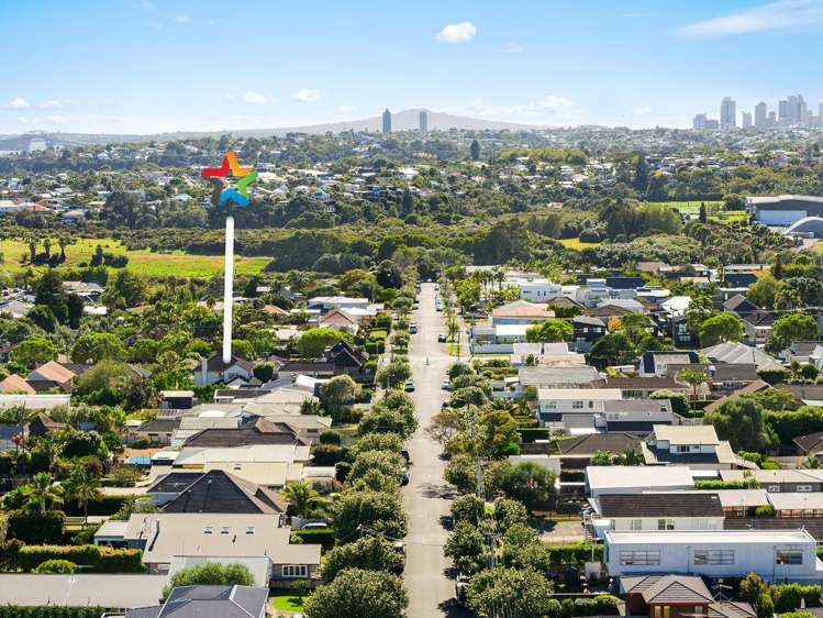 34 Wainui Avenue Point Chevalier_16