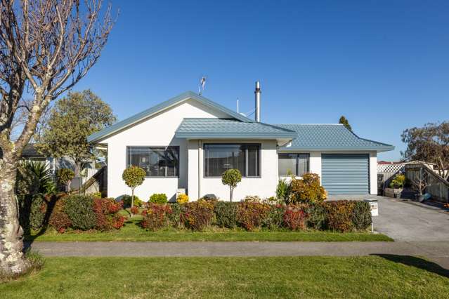 Sunny Gem In A Sought After Location