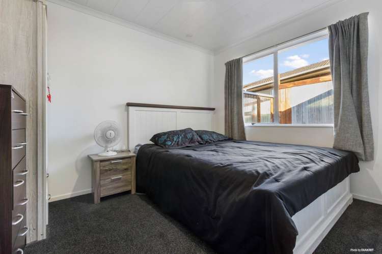 2/21 Solar Road Glen Eden_11