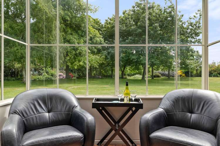 764 Courtenay Road Charing Cross_18