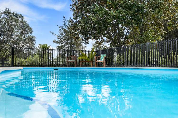 7 Attwood Road Paremoremo_23