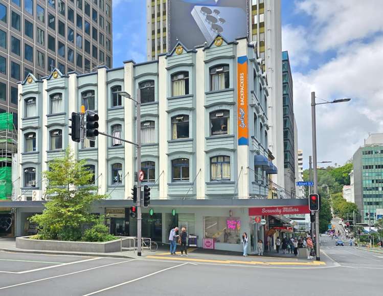 Shop 2/100 Albert Street_0
