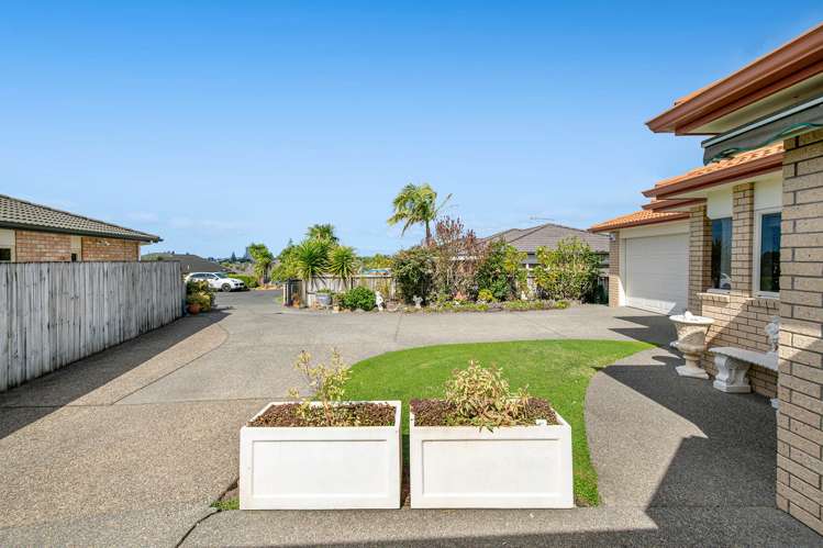18 Chesterfield Way Orewa_23