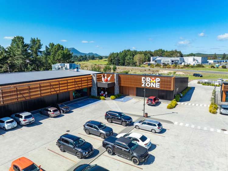 650 Lake Terrace Wharewaka_3