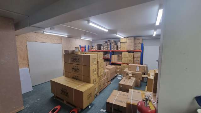 9c Airborne Road Albany_1