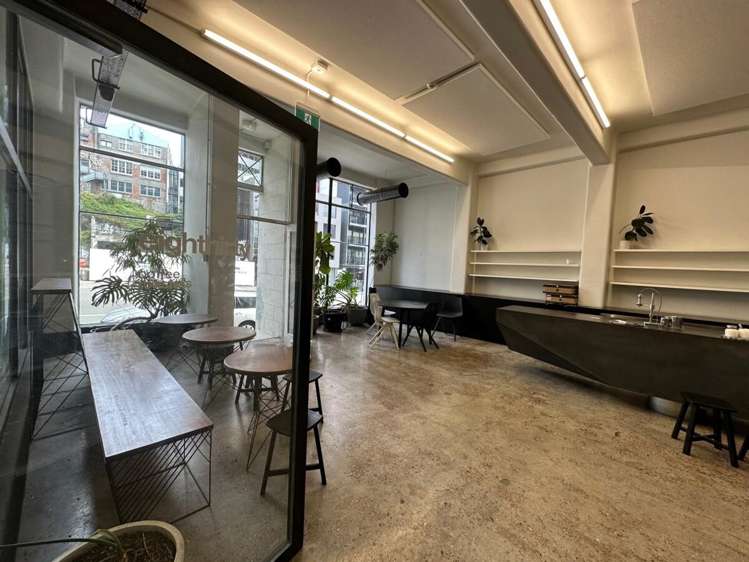 16 Anzac Avenue City Centre_4