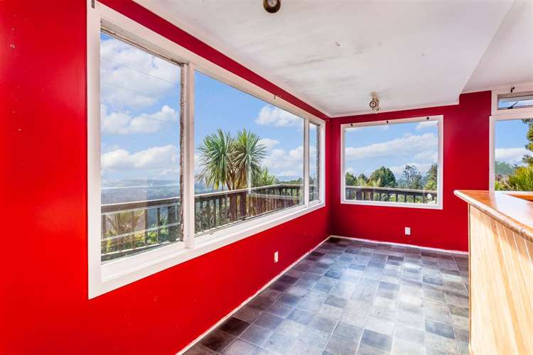 471 Scenic Drive Waiatarua_5