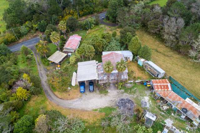 15 Waitakere Road Waitakere_2