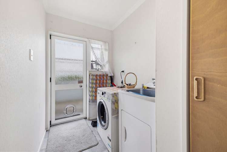 66 Tukapa Street Westown_24