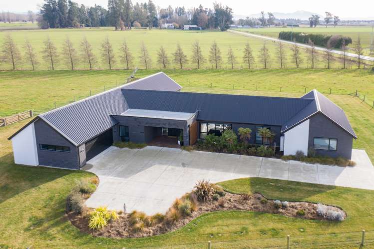 162 Beach Road East Elgin_5