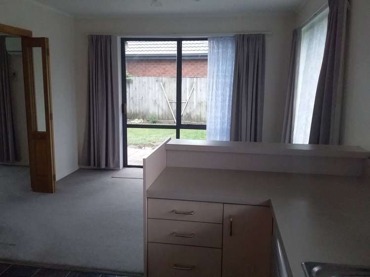 82 Aldinga Avenue Stoke_5