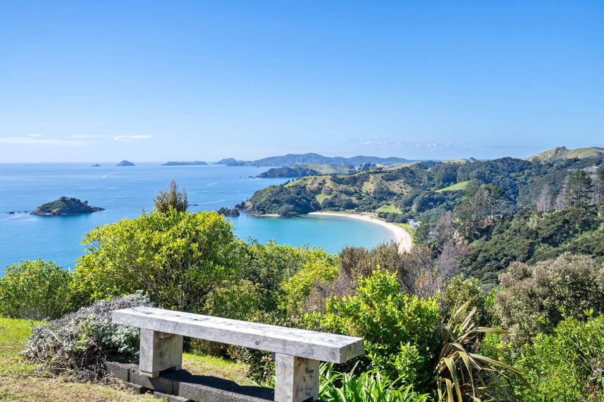 1692E Wainui Road_3