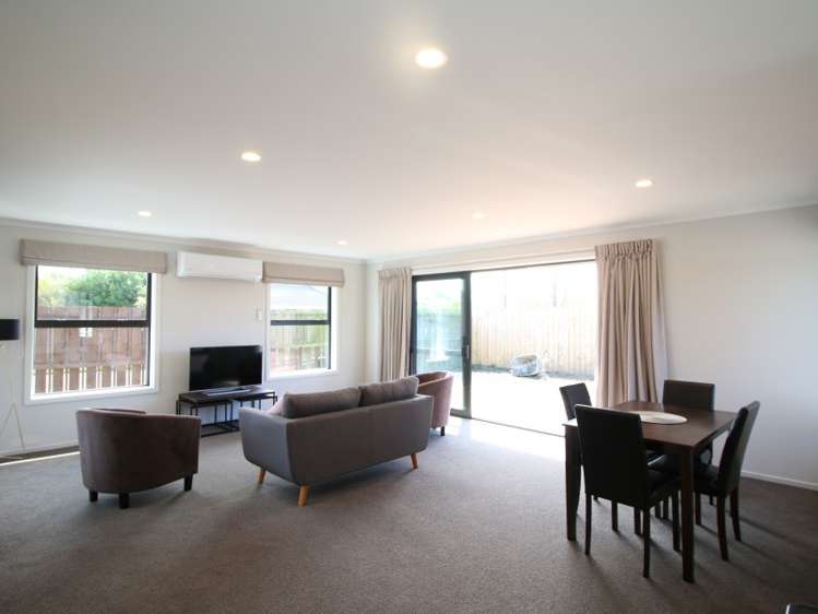 7 Woodham Drive Allenton_4