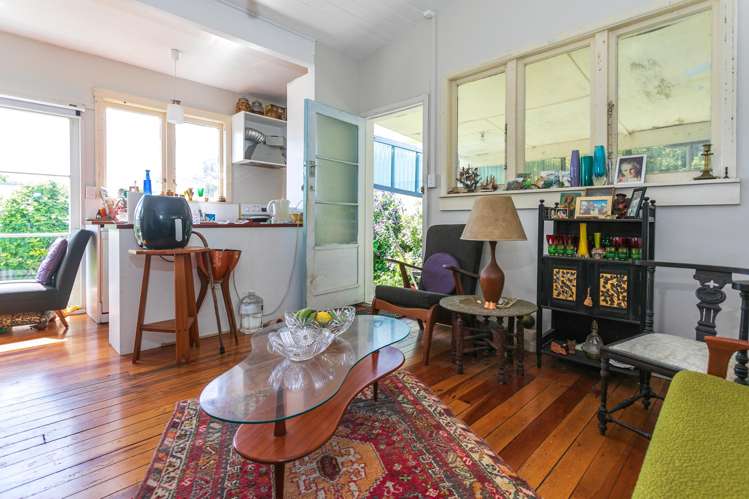 A & B/201 Robert Street, Tararu, THAMES Kopu_6