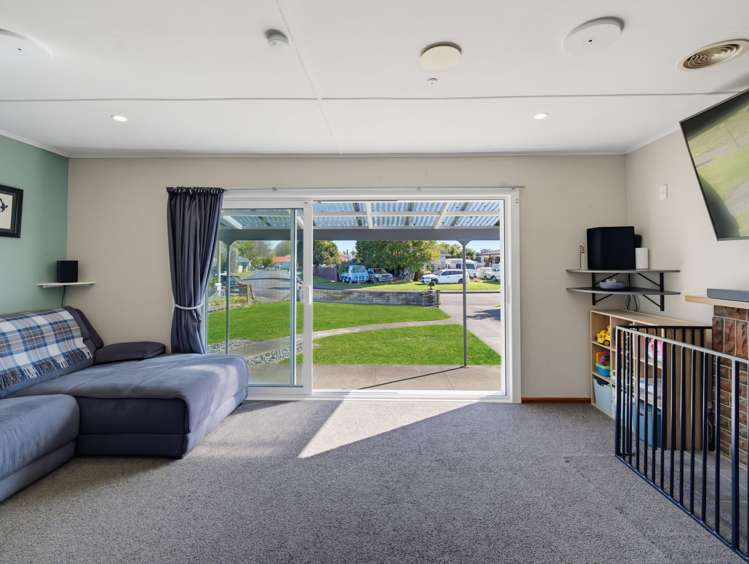 1222 Norfolk Crescent Mayfair_18