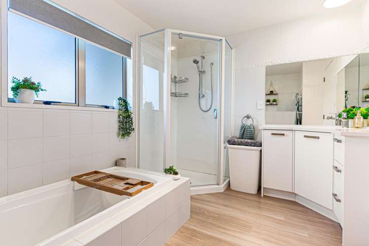 484 Beach Road Murrays Bay_18