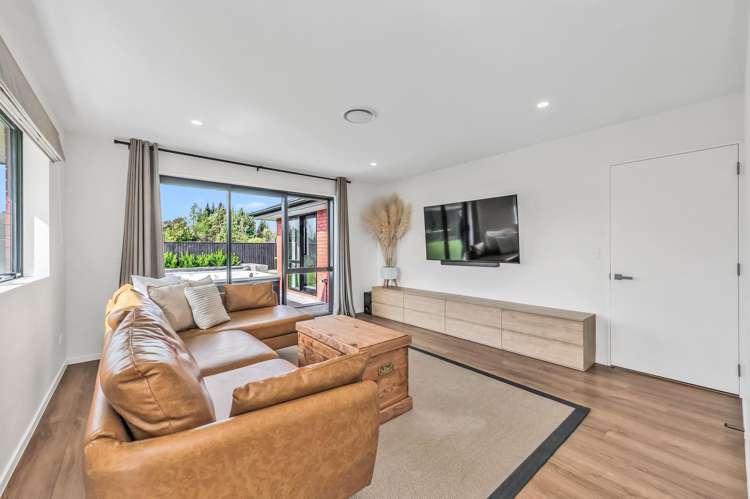 15 Cedric Place Darfield_12