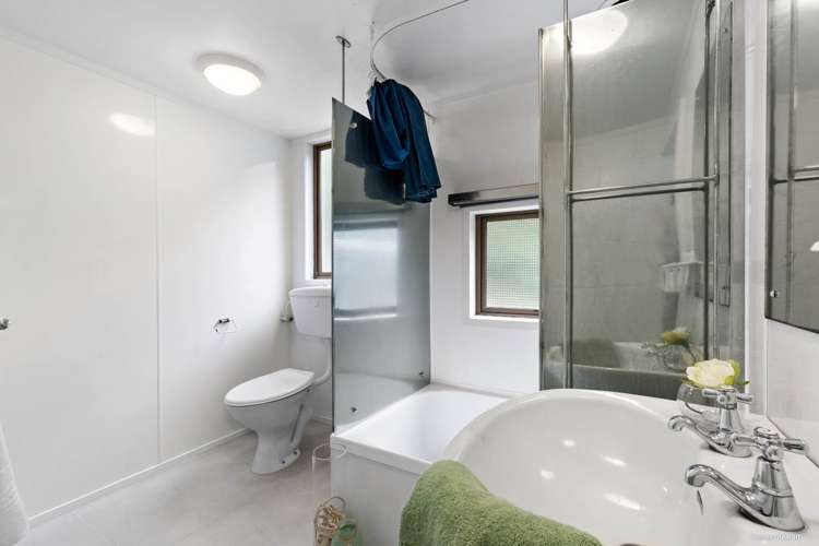 48 Kauri Road Birkenhead_12