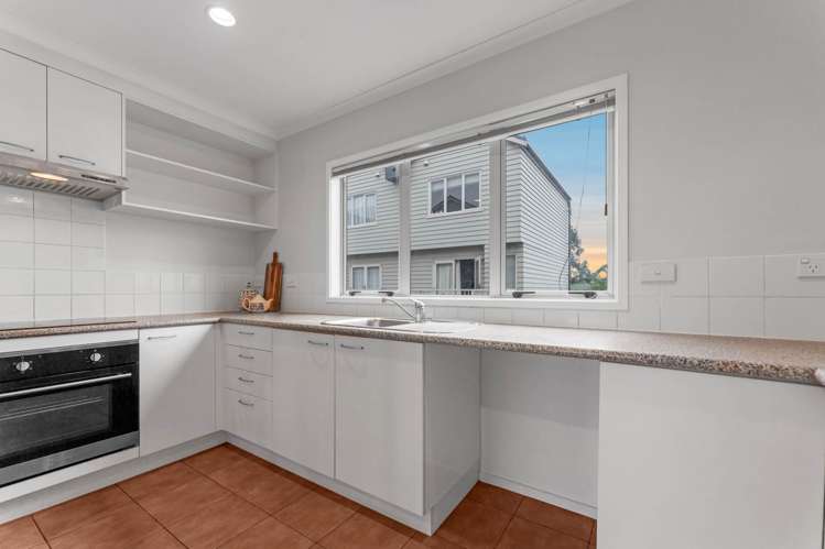 6/49 Henderson Valley Road Henderson_3
