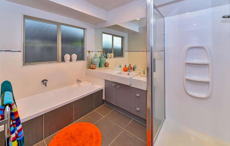 42 Stranraer Crescent Wattle Downs_18