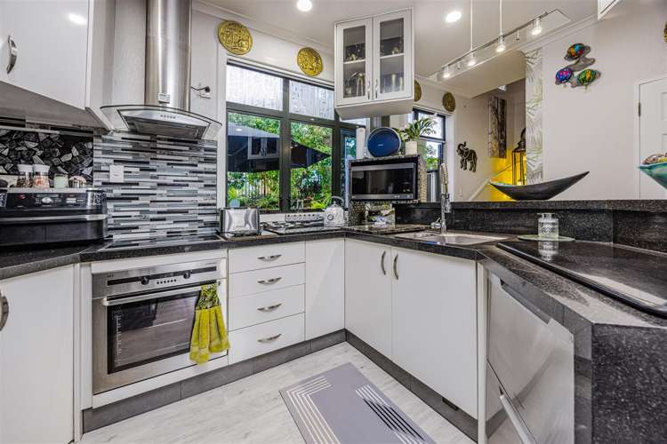 12/1 Ambrico Place New Lynn_10