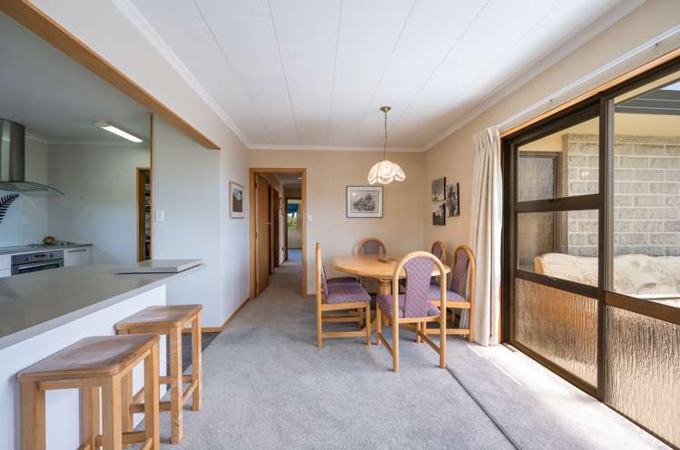 8 Farnham Drive Richmond_6