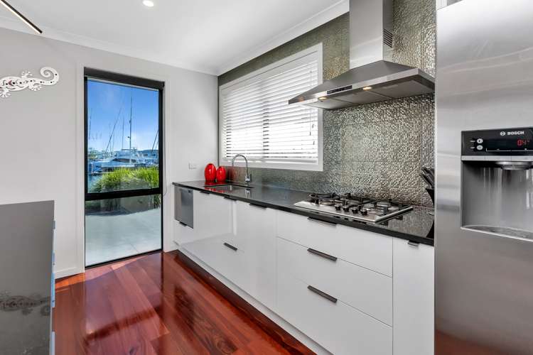 7 Fred Carr Place One Tree Point_10