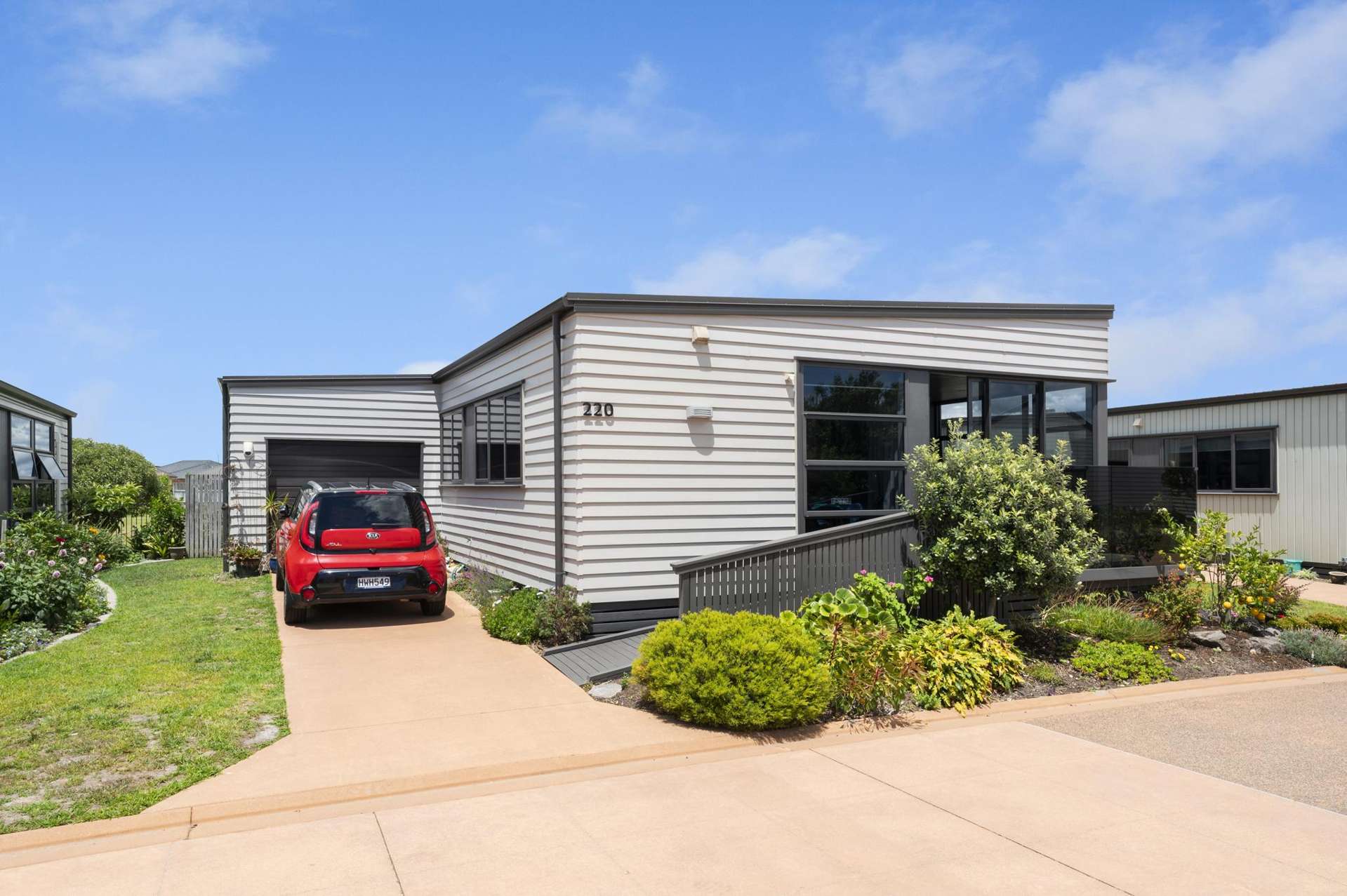 220/61 Golden Sands Drive Papamoa_0